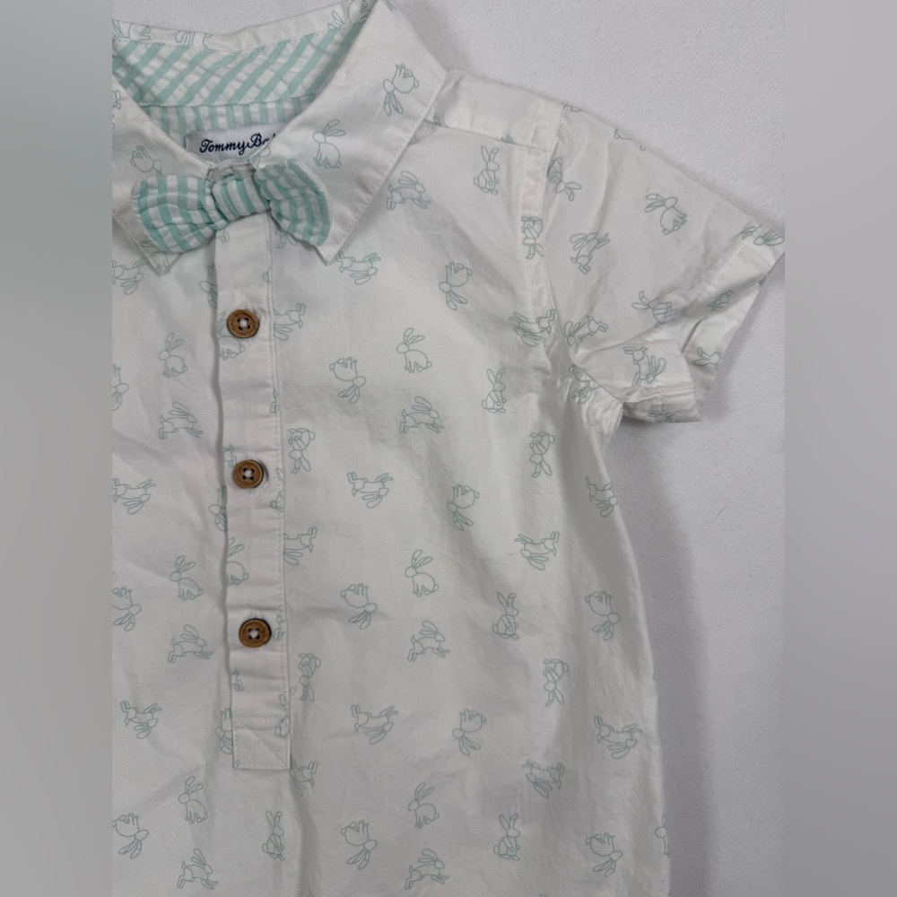 TOMMY BAHAMA Baby Boy's Seersucker Rabbit Printed Onesie with Bowtie Size‎ 18M - Picture 3 of 8
